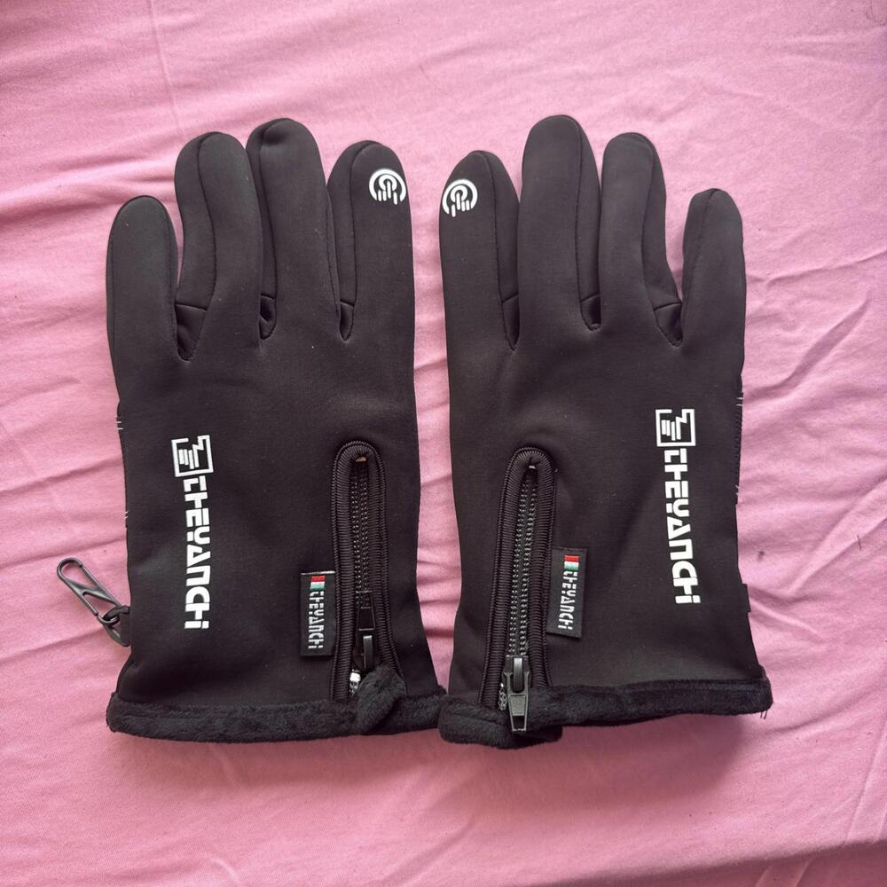 Theyanchi Men’s Black Gloves | Size M